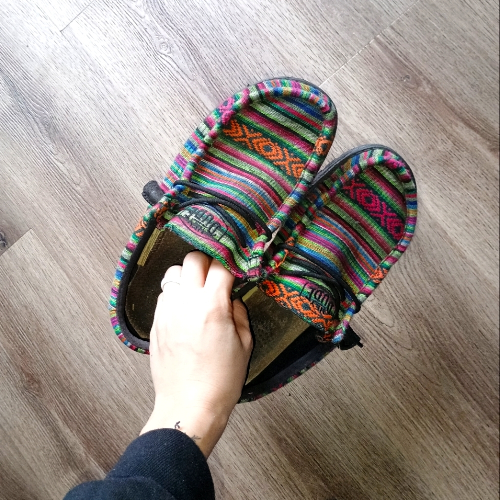 Hey dudes size women's 6.